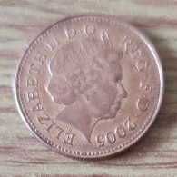 Great Britain 2005 United Kingdom Of England H.M. Queen Elizabeth II - One 1 Pence Coin UK - 1 Penny & 1 New Penny