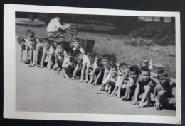 #15  Photo Noir Et Blanc Garçon  Photo D’école Photo De Groupe / Boy  School Photo Group Photo - Personnes Anonymes