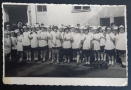 #15  Photo Noir Et Blanc Garçon Fille Photo D’école Photo De Groupe / Boy Girl School Photo Group Photo - Personas Anónimos