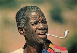 Le Fumeur De Pipe * CP * Tabac Tabacs TABAC * éthnique Ethnic Ethno * Afrique Noire Africa - Africa