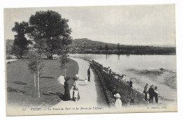 CPA - VICHY - Le Nouveau Parc Et Les Bords De L'Allier - Edit. Geniller - N° 82 - Animé - - Vichy