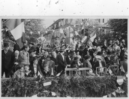 COLMAR EVEMENT MILITAIRE ( LES TRIBUNES ) CARTE PHOTO - Colmar