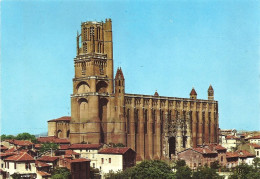 *CPM - 81 - ALBI - La Cathédrale Ste Cécile Dominant Les Vieux Quartiers - Albi