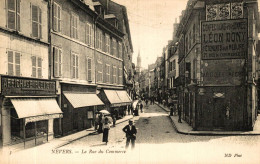 NEVERS LA RUE DU COMMERCE - Nevers