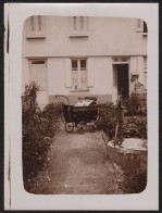 Jolie Photographie De Famille Ancienne, Bébé Dans Un Beau LANDAU, Vintage Poussette Puits Pompe 9x12 Cm - Andere & Zonder Classificatie