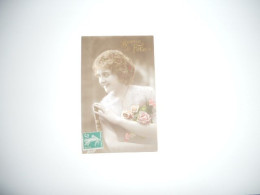 BONNE FETE CARTE COULEUR FANTAISIE - FEMME - - JOLI PORTRAIT -BOUQUET DE   ROSES -  - EDIT - Mésange DE 1910 ///BE+ - Sonstige & Ohne Zuordnung