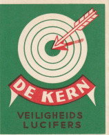 112-Luciferetiket Etiquettes Allumettes Match Label De Kern - Niederlande
