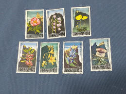 San Marino  SELLOS  Flores   Yvert 687/3  Serie Completa   Año 1967   Sellos Nuevos *** - Ungebraucht