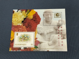 Inglaterra  Sellos Flores Isla De Guernsey  Expo Hong Kong Yvert Hb 27 Año 1994 Sellos Nuevos *** MNH - Isola Di Man (dell'uomo)