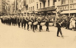 Militaria Guerre War * Carte Photo Défilé De Nazis Jeunesse Hitlérienne Nazi Nazisme Croix Gammée * Konstanz Emmishofen - Autres & Non Classés