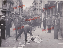 Guerre D'Algérie Alger Attentat Victime Au Sol Photographe G Melet - Guerra, Militares