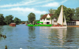 R588073 Horning Ferry. River Bure. Norfolk Broads. Salmon - Mundo