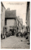 Montaigut-en-Combrailles. Une Des Petites Rues - Montaigut