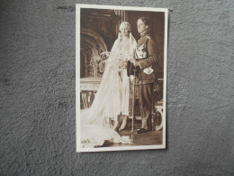 Cpa Le Roi Leopold III Et La Reine Astrid Le Jour De Leur Mariage - Royal Families