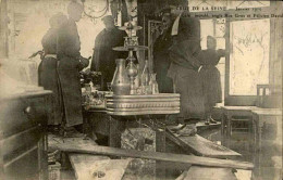 EVÉNEMENTS - Carte Postale - Crue De La Seine 1910 - Un Café Inondé Angle Rue Gros Et Félicien David - L 152181 - Floods