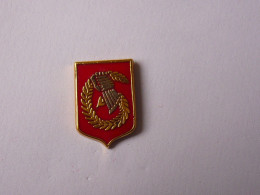 Pins ARMEE BLASON 6 EME DIVISION LEGERE BLINDEE PRESTIGE - Army