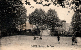 Loire-sur-Rhône Canton De Condrieu La Place Vélo Bike Rhône 69700 Cpa Ecrite Au Dos En B.Etat - Loire Sur Rhone