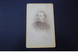 Cdv.photo Pretre.curé.. N°150180 .baudelaire A Strasbourg.6.5 X10.5 Cm - Alte (vor 1900)