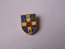 Pins DELSART ARMEE 40 EME REGIMENT D ARTILLERIE GARNISON SUIPPES - Militaria