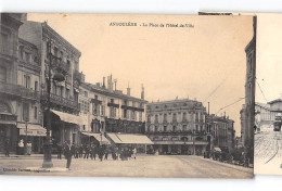 ANGOULEME - La Place De L'Hôtel De Ville - Très Bon état - Angouleme