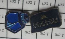 1421 Pin's Pins / Beau Et Rare / CINEMA / BOUTEILLE D'ENCRE DE CHINE RENVERSEE PHILIP MORRIS CLUB ESPACE CINEMA - Cine