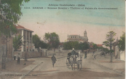 CPA COLORISEE SENEGAL DAKAR AVENUE ROUME THEATRE ET PALAIS DU GOUVERNEMENT ATTELAGE - Sénégal