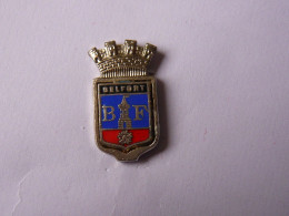 Pins BLASON VILLE DE BELFORT BOURGOGNE FRANCHE COMTE 90 - Haltérophilie