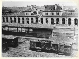 2 Photo Exploitation SNCF Gare D'Evreux Après Destruction Seconde Guerre Mondiale Puis Reconstruite B. V. Coté Voies - Treni