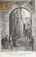 C. P. A. : 06 : VENCE : Portail De La Rue Saint-Véran, Tour De La Cathédrale, Animé, Timbre - Vence