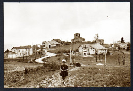 43. Environs De Brioude. Saint*-Hilaire. Vue Générale Du Village Avec L'église Saint-Hilaire. - Brioude