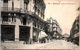 45 -- ORLEANS - La Rue De La Republique En Son Centre  - Orleans