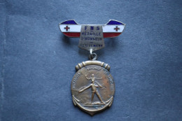 Médaille Fédération Nationale  De Sauvetage Médaille D'honneur - Altri & Non Classificati