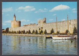 124340/ AIGUES-MORTES, La Tour De Constance Et Les Remparts Vus Du Chenal Maritime - Aigues-Mortes