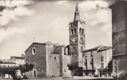 PRADES (Pyrénées-Orientales): L'Eglise Saint-Pierre Et La Place - Prades