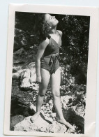 Snapshot Superbe Jeune Femme Maillot De Bain Pose Portrait Bronzage Iconique 40s 50s - Personnes Anonymes