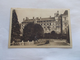 CHATEAU DE BLOIS ( 41 Loir Et Cher )  FACADE FRANCOIS 1er  ANIMEES VIEILLE AUTO - Blois