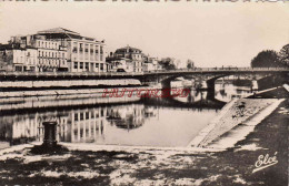 CPSM SAINTES - LES QUAIS ET LE PONT - Saintes