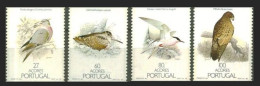 AZORES 1988 - AÇORES - PAJAROS - YVERT 381a/384a** DE CARNET Y NO DENTADOS HORIZONTALMENTE - Açores