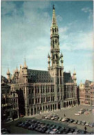 BRUXELLES. -  BRUSSEL. -  Hôtel De Ville      Non Circulée.  Automobiles En Stationnement Sur La Place - Monumenti, Edifici