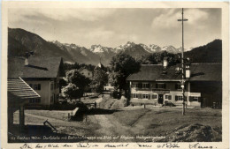 Fischen Im Allgäu, Dorfplatz Mit Bahnhofsstrasse Und Blick Auf Allgäuer - Fischen