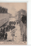 AY - Révolution En Champagne 1911 - Une Barricade Dans Les Rues - Les Ets Geldermann En Feu - Très Bon état - Ay En Champagne