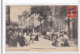 St-JEAN-de-LUZ : La Sortie De La Messe - Etat - Saint Jean De Luz