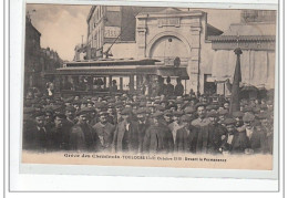 TOULOUSE - Grève Des Cheminots 1910 - Devant La Permanence - état (décollement Partiel) - Toulouse