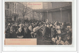 TOULOUSE - Types Toulousains: Le Marché Du Salé, Place Des Carmes - état - Toulouse