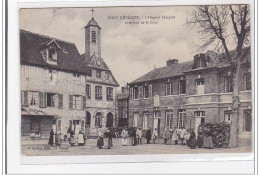 PONT-L'EVEQUE : L'hopital Hospice, Interieur De La Cour - Tres Bon Etat - Pont-l'Evèque