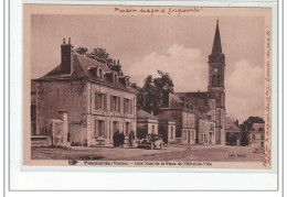 PLEUMARTIN - Côté Nord De La Place De L'Hôtel De Ville - Très Bon état - Pleumartin