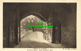 R588769 12. Tower Of London. Byward Gate. View Looking West. H. M. Office Of Wor - Autres & Non Classés