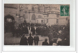 MOULINS - La Manifestation Devant La Cathédrale 5 Février 1906 - Très Bon état - Moulins