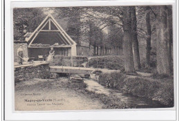 MAGNY-en-VEXIN : Ancien Lavoir Sur L'aubette - Tres Bon Etat - Autres & Non Classés