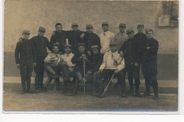 LA ROCHELLE : Militaires - Tres Bon Etat - La Rochelle